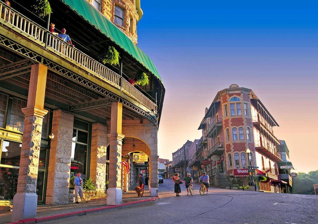 Glass Cabin Eureka Springs Ngoại thất bức ảnh